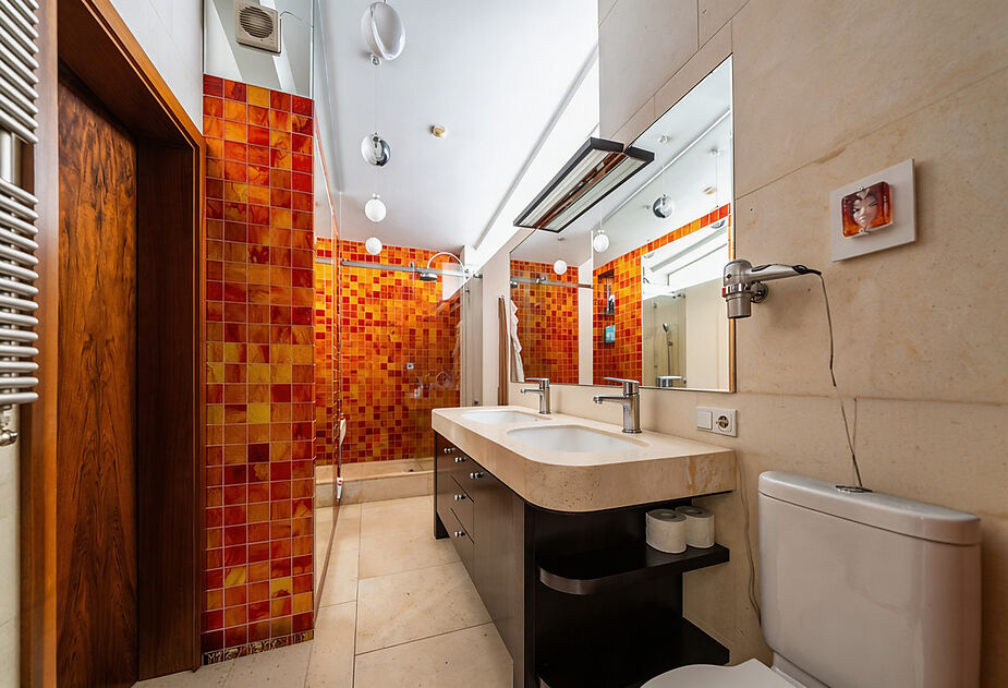 Дом на лесном участке в Бенилюксе