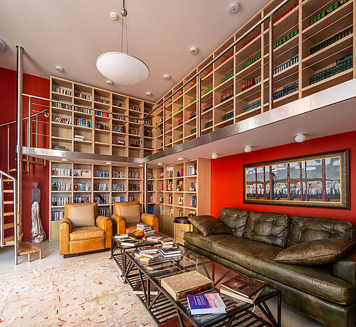 Дом на лесном участке в Бенилюксе