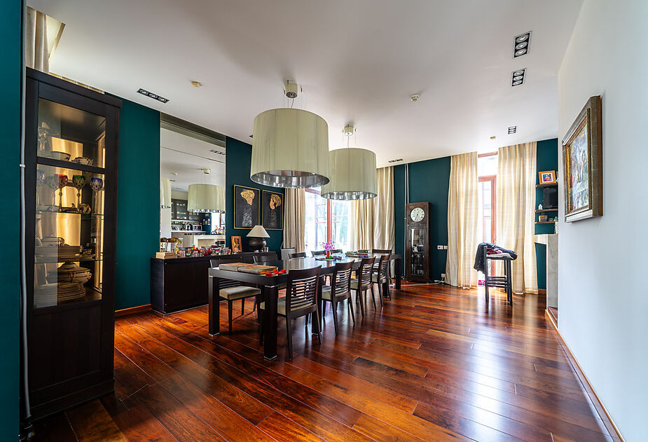 Дом на лесном участке в Бенилюксе