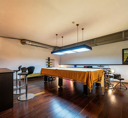 Дом на лесном участке в Бенилюксе