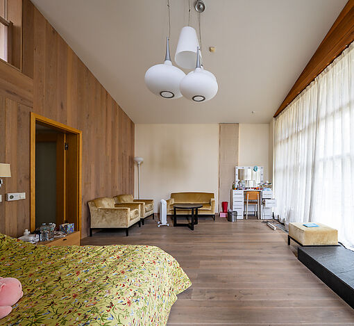 Дом на лесном участке в Бенилюксе