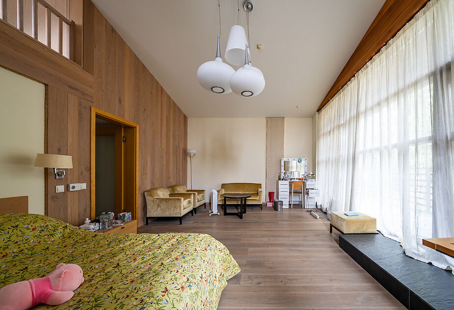 Дом на лесном участке в Бенилюксе