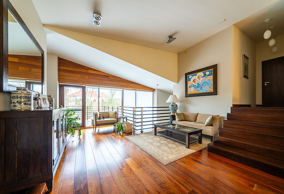 Дом на лесном участке в Бенилюксе