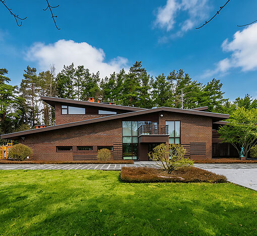 Дом на лесном участке в Бенилюксе