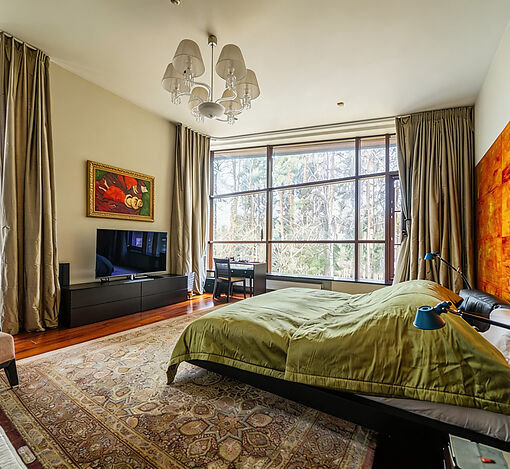 Дом на лесном участке в Бенилюксе