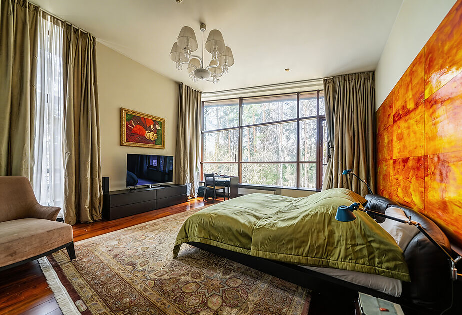 Дом на лесном участке в Бенилюксе