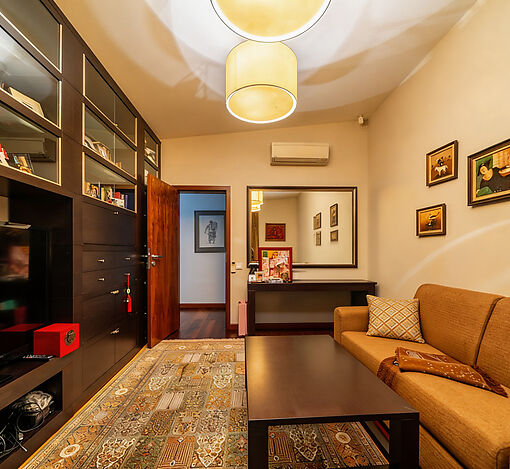 Дом на лесном участке в Бенилюксе