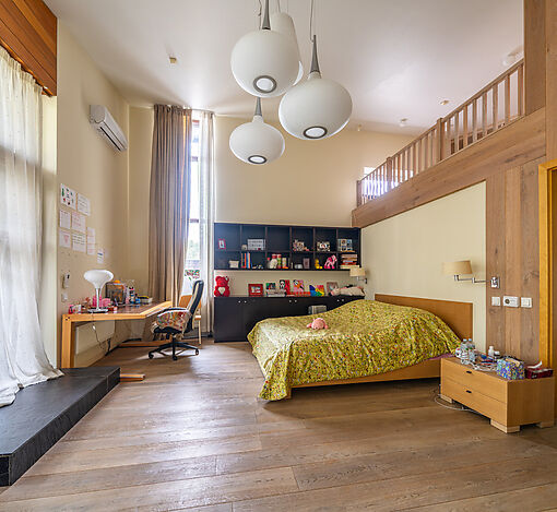 Дом на лесном участке в Бенилюксе