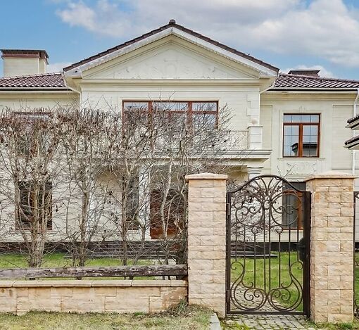 Дом под отделку в Ренессанс парке