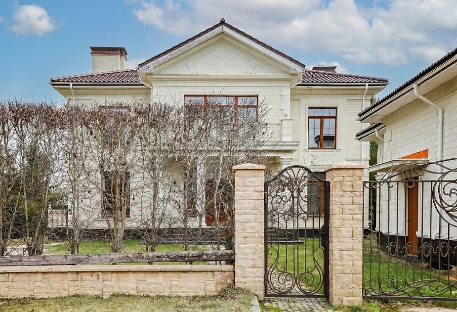 Дом под отделку в Ренессанс парке