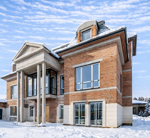 Дом под отделку в Ренессанс парк