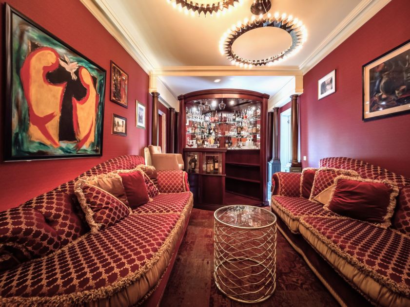 Дом с парком в Поздняково