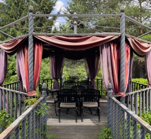 Дом с парком в Поздняково