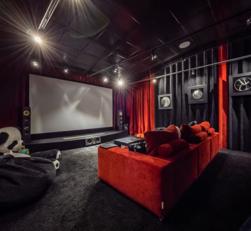 Дом с парком в Поздняково