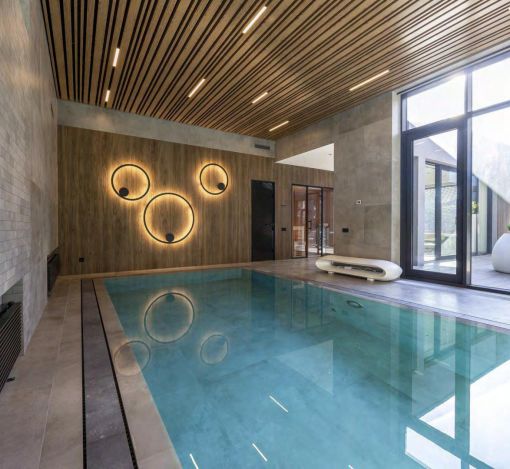 Дом с бассейном в КП Монтевиль