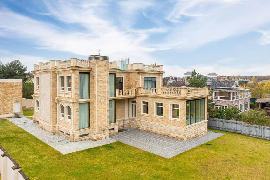 Особняк в КП Петровский парк