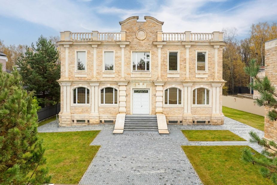 Особняк в КП Петровский парк