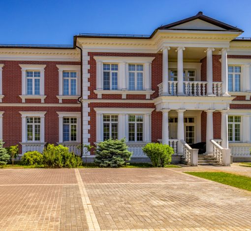 Дом с бассейном в КП ПаркВилл