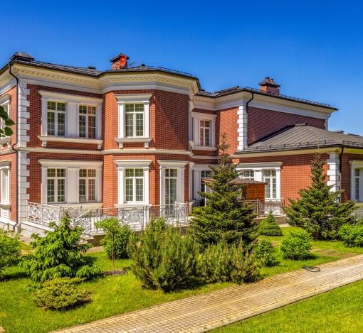 Дом с бассейном в КП ПаркВилл