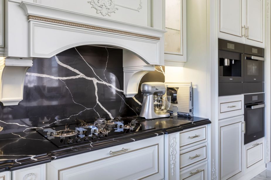 Особняк в кп Шато Соверен