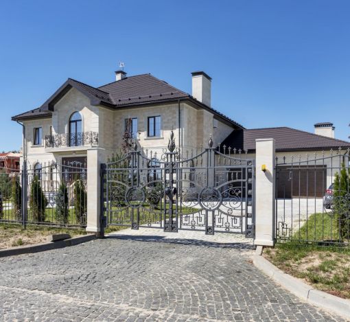 Особняк в кп Шато Соверен
