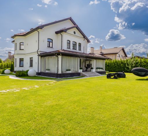 Стильный дом в КП Монтевиль