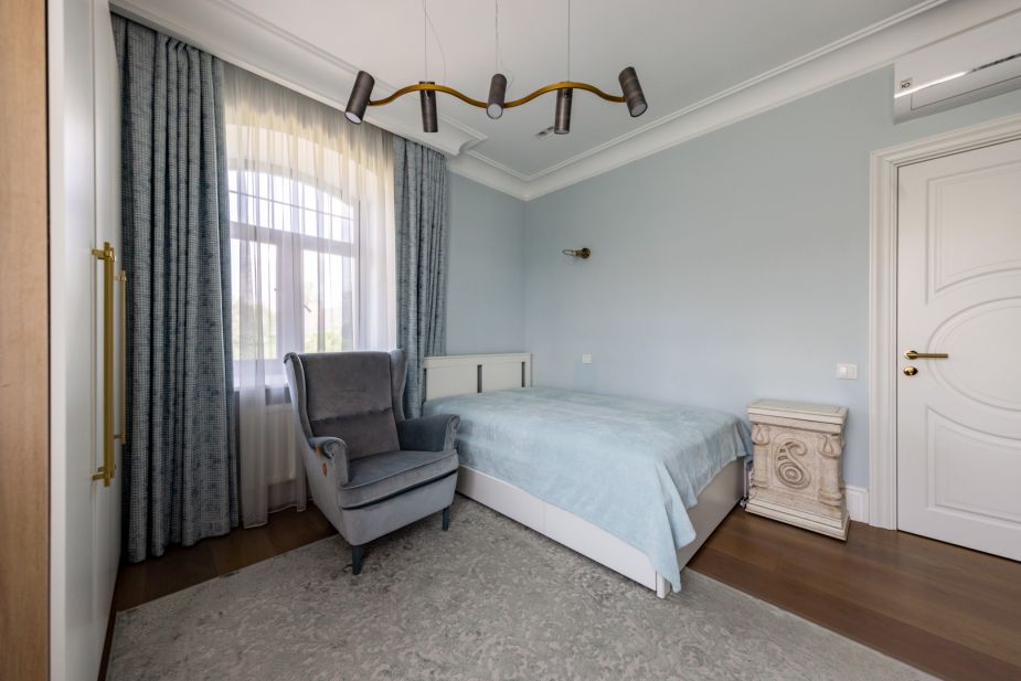 Стильный дом в КП Монтевиль