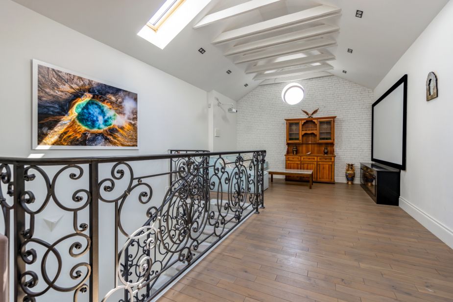 Стильный дом в КП Монтевиль