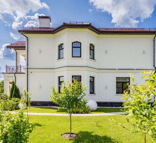 Стильный дом в КП Монтевиль