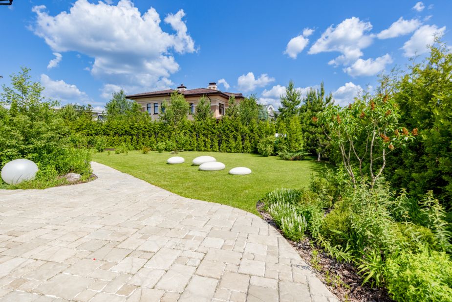 Стильный дом в КП Монтевиль