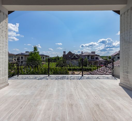 Стильный дом в КП Монтевиль