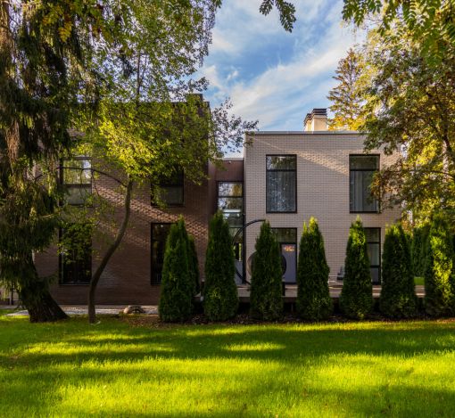 Стильный дом в КП Монтевиль