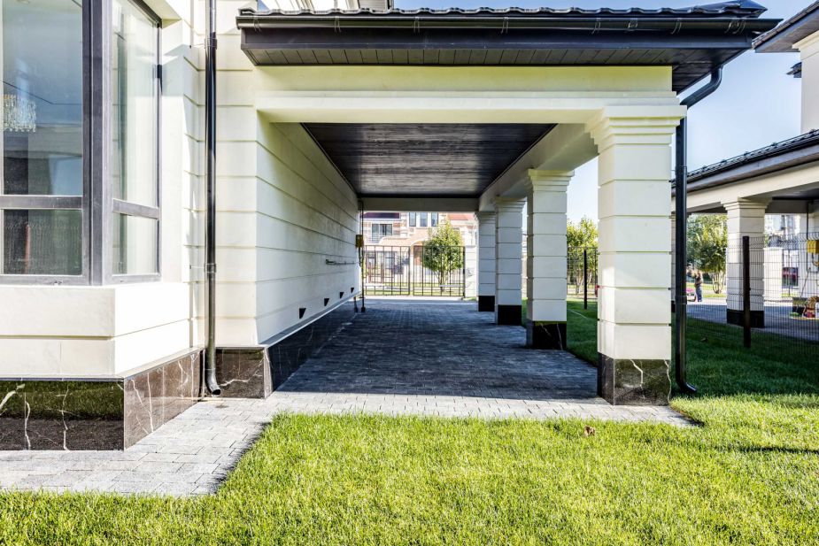 Дом у озера в КП Новорижский