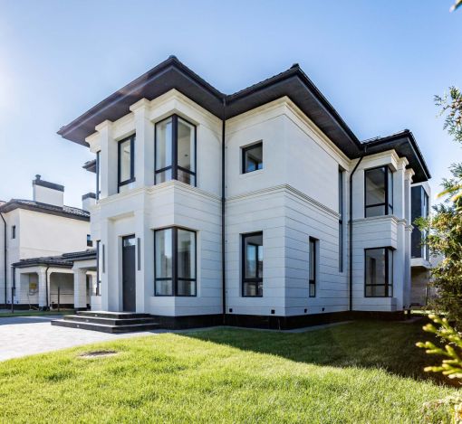 Дом у озера в КП Новорижский