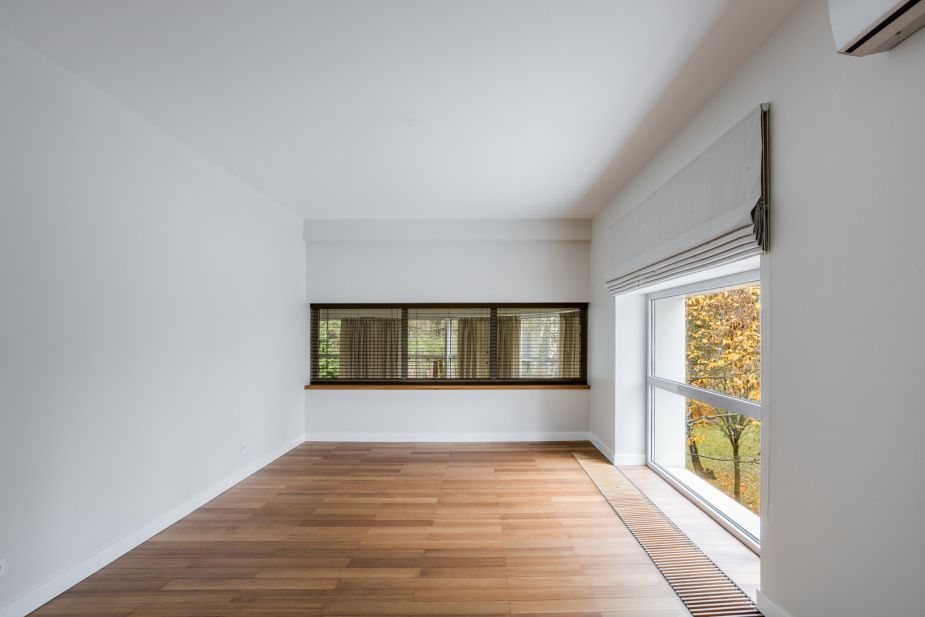 Дом с бассейном в поселке Новинки