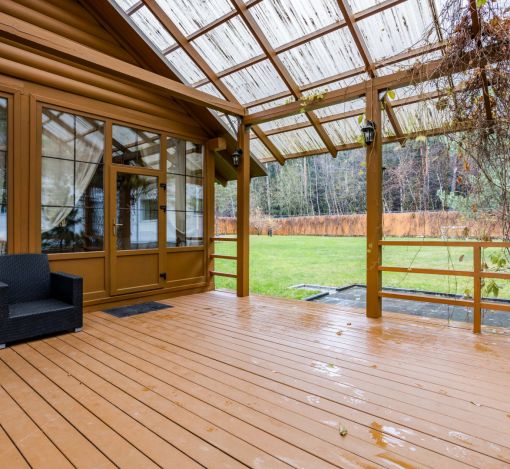 Дом с бассейном в поселке Новинки