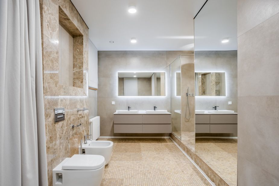 Дом с бассейном в поселке Новинки