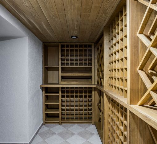 Дом с бассейном в поселке Новинки