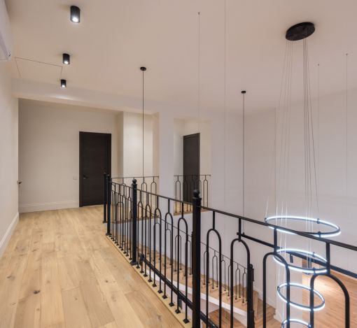 Стильный дом в КП Европа-1