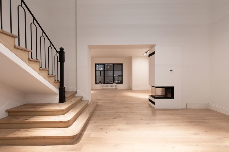 Стильный дом в КП Европа-1