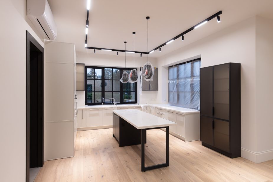 Стильный дом в КП Европа-1