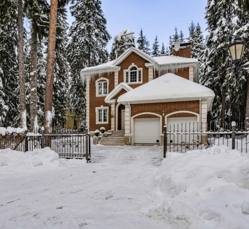 Дом на лесном участке в КП Шервуд