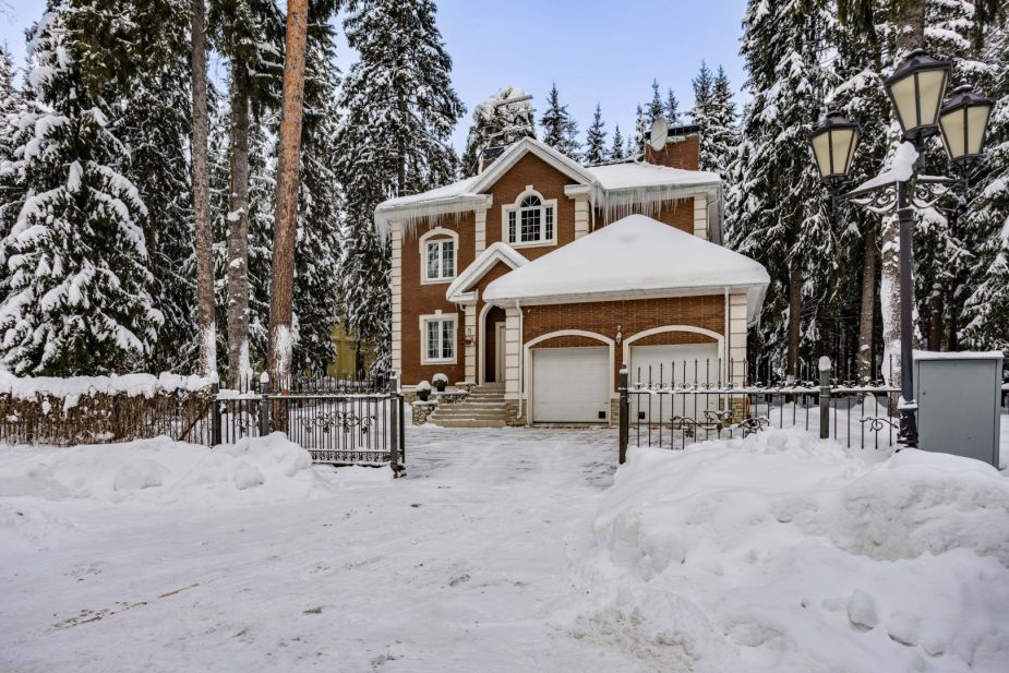 Дом на лесном участке в КП Шервуд