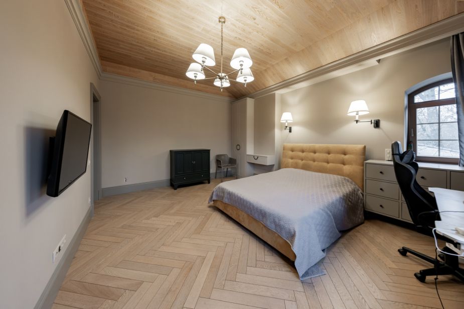 Дом с теннисным кортом в Пламя