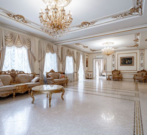 Классический дом в Славково