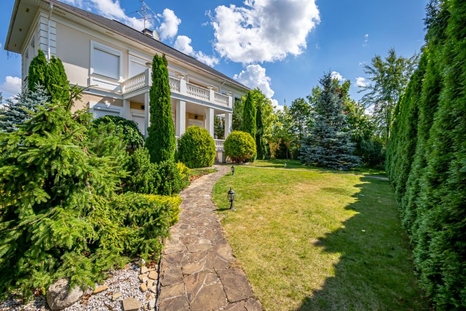 Классический дом в Славково