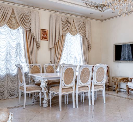 Классический дом в Славково