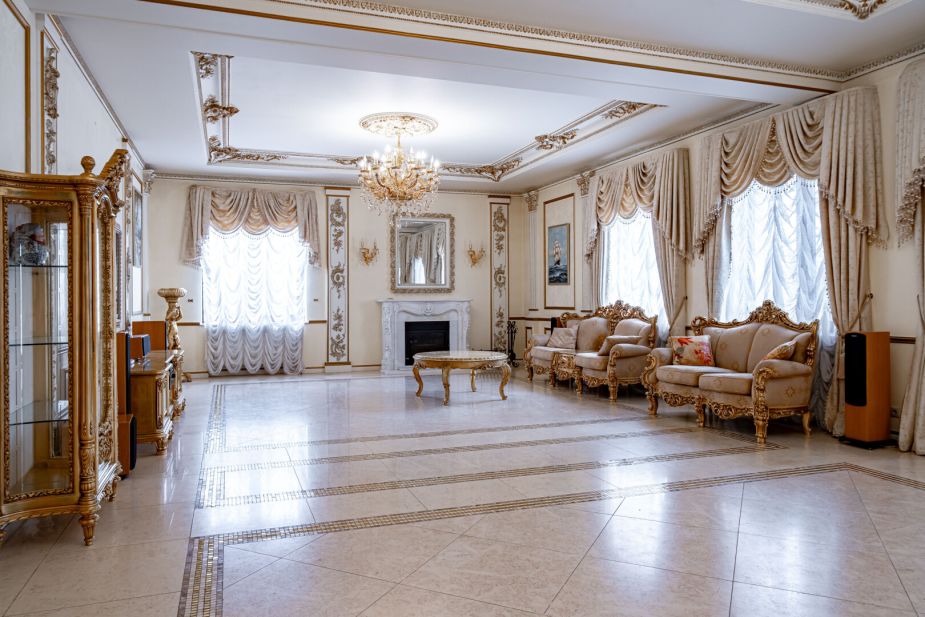 Классический дом в Славково