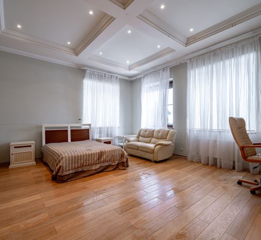 Классический дом в Славково