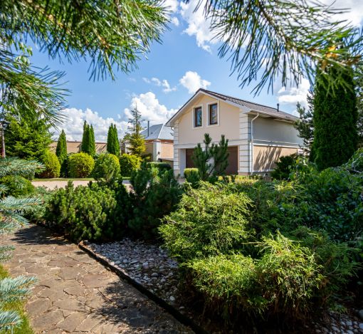 Классический дом в Славково